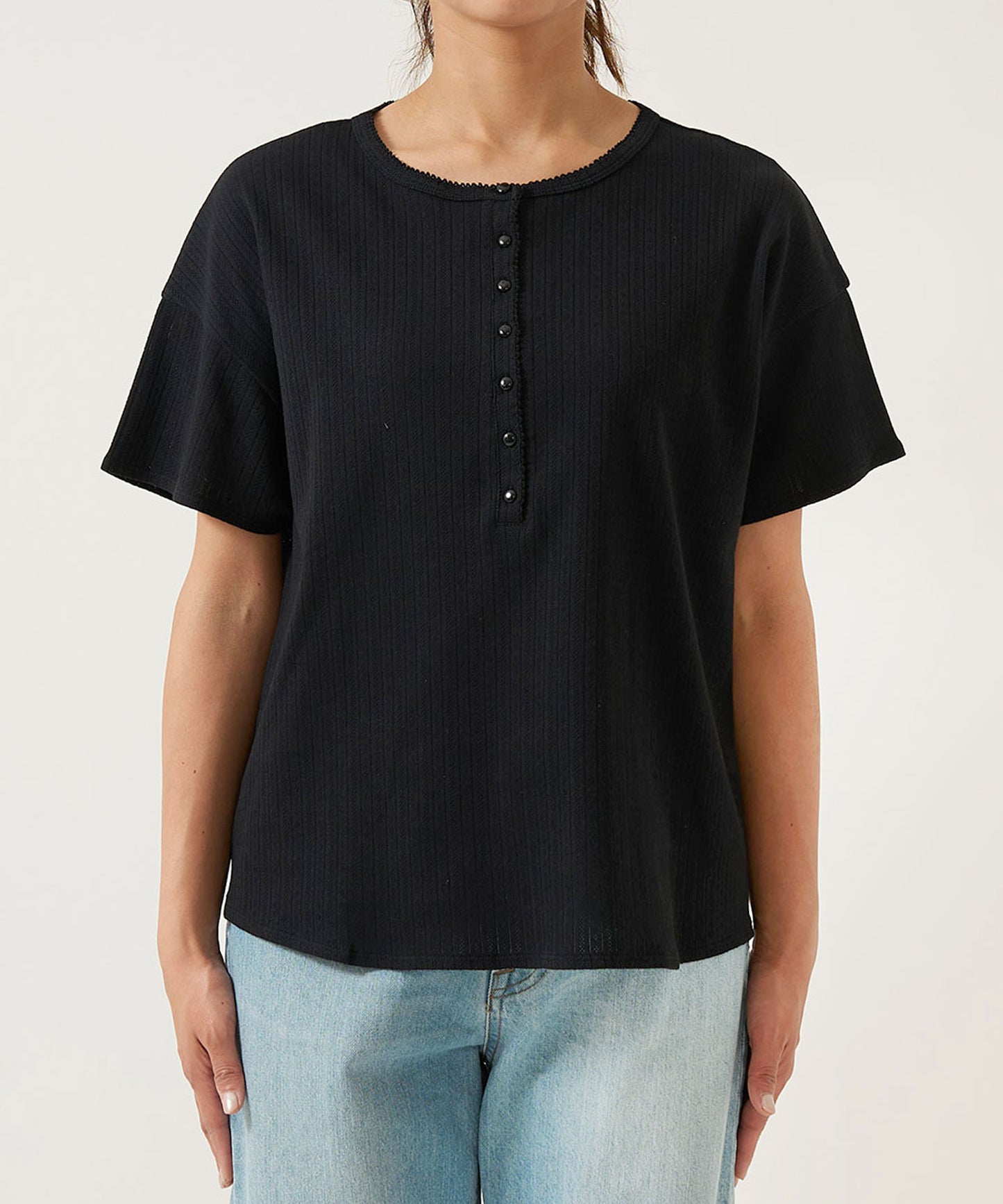 《April 23 Arrival》Eyelet Rib Crew Henley Pullover