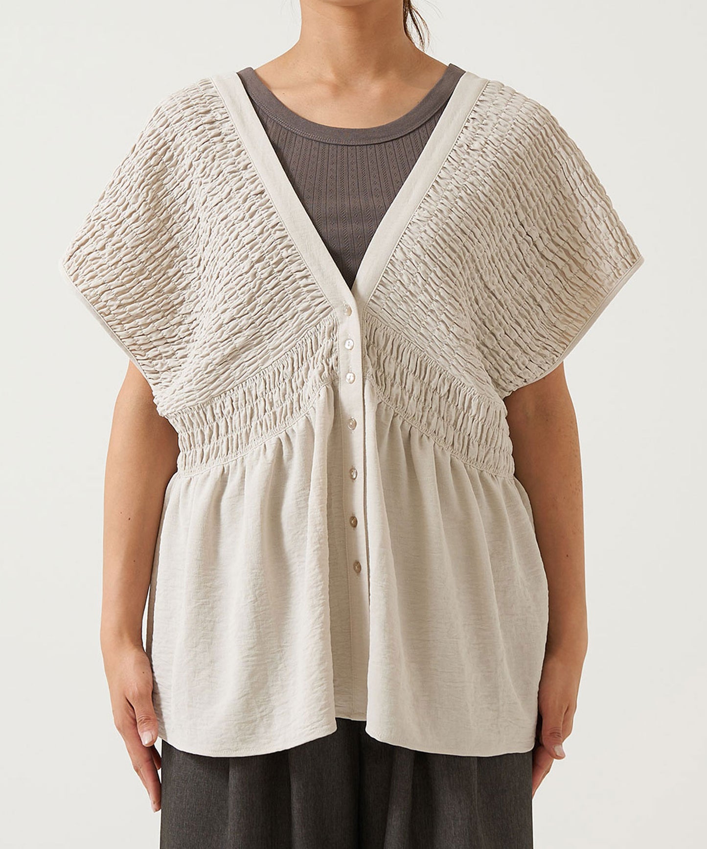 《Coming soon》Shirred V-neck vest