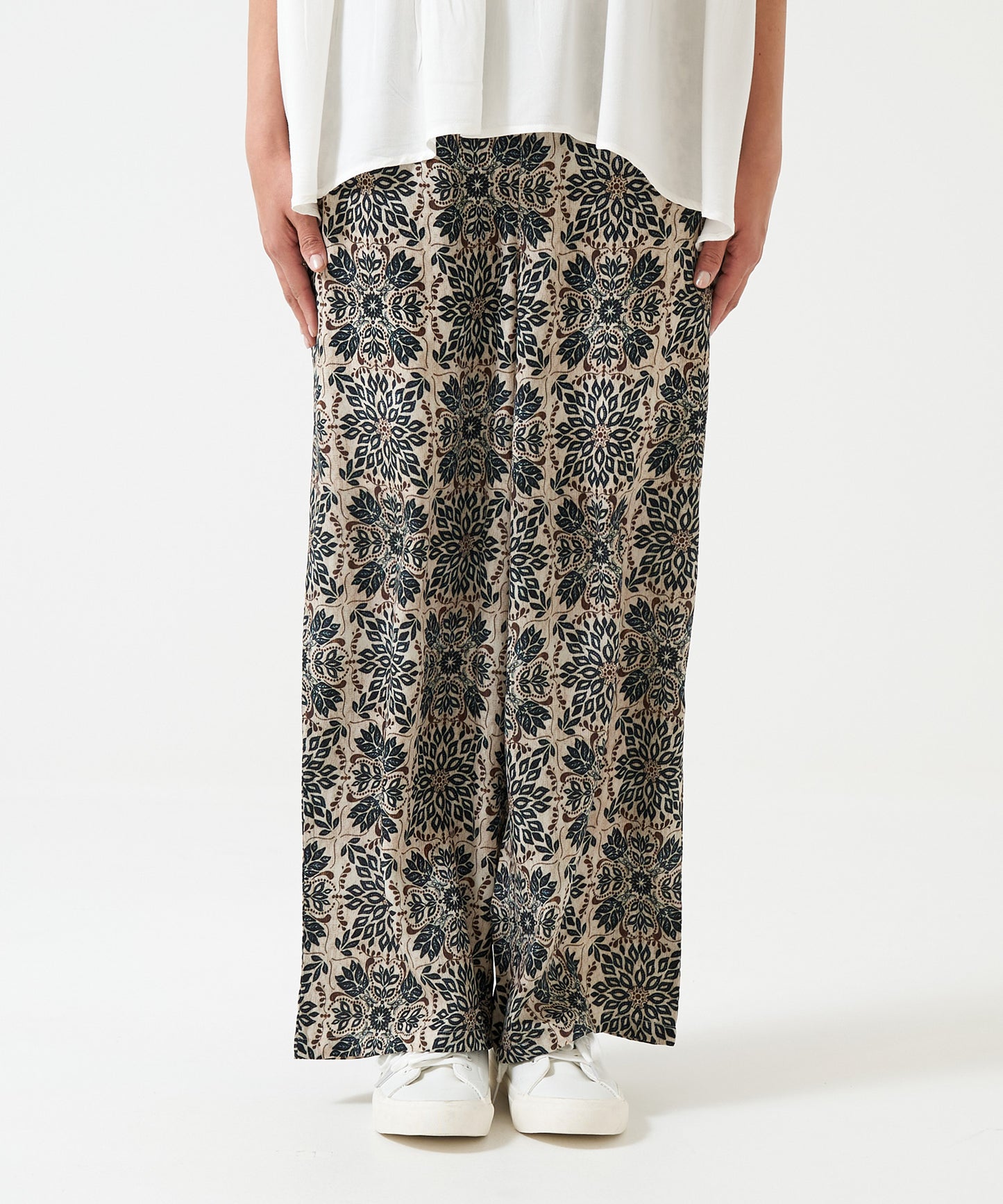Easy Botanical Pattern Wide Pants