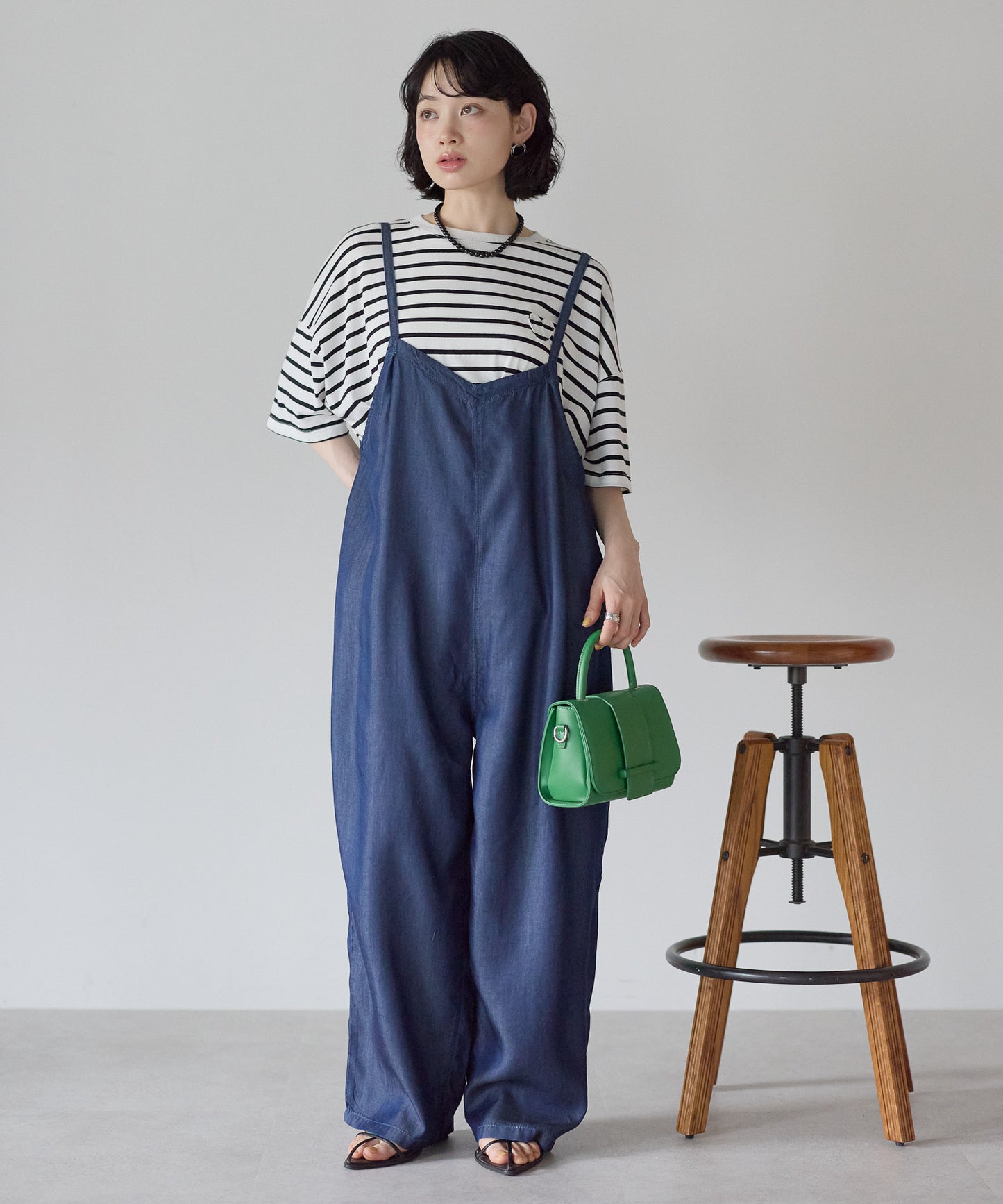 サロペットパンツ
