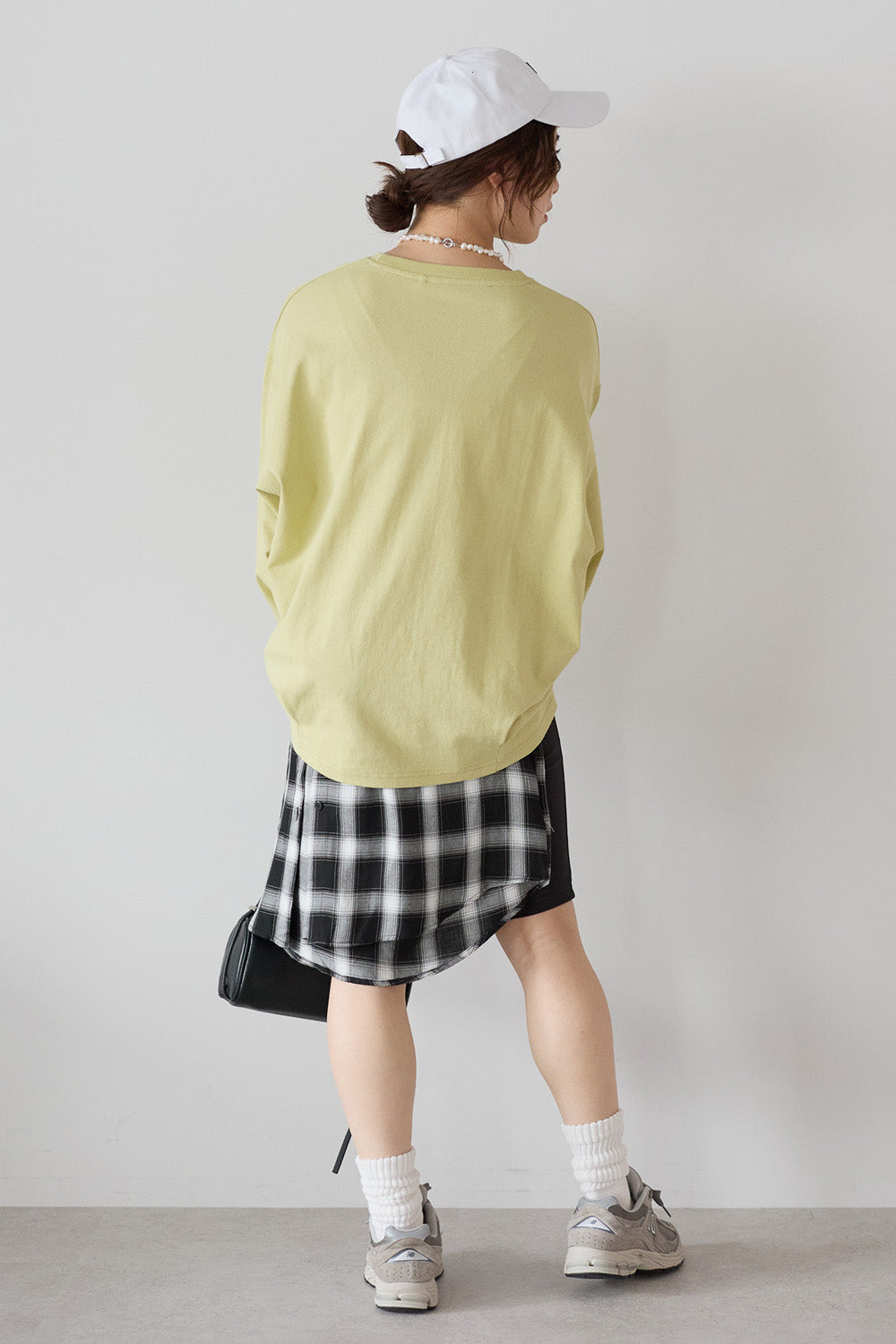 ワイドなうしろふんわりプルオーバー