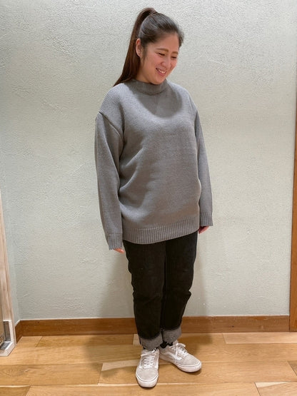 すっきりネックニットプルオーバー