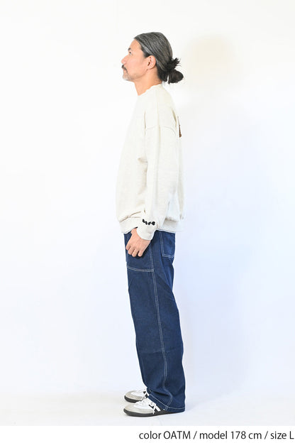 胸刺しゅう後ろプリントプルオーバー