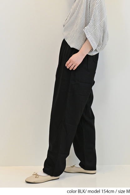 レーヨンタックテーパードパンツ