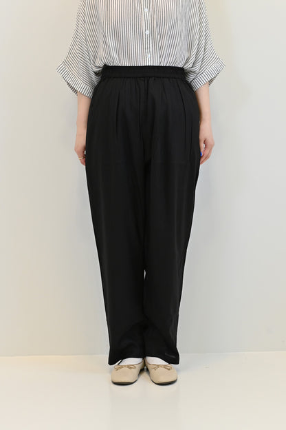 レーヨンタックテーパードパンツ