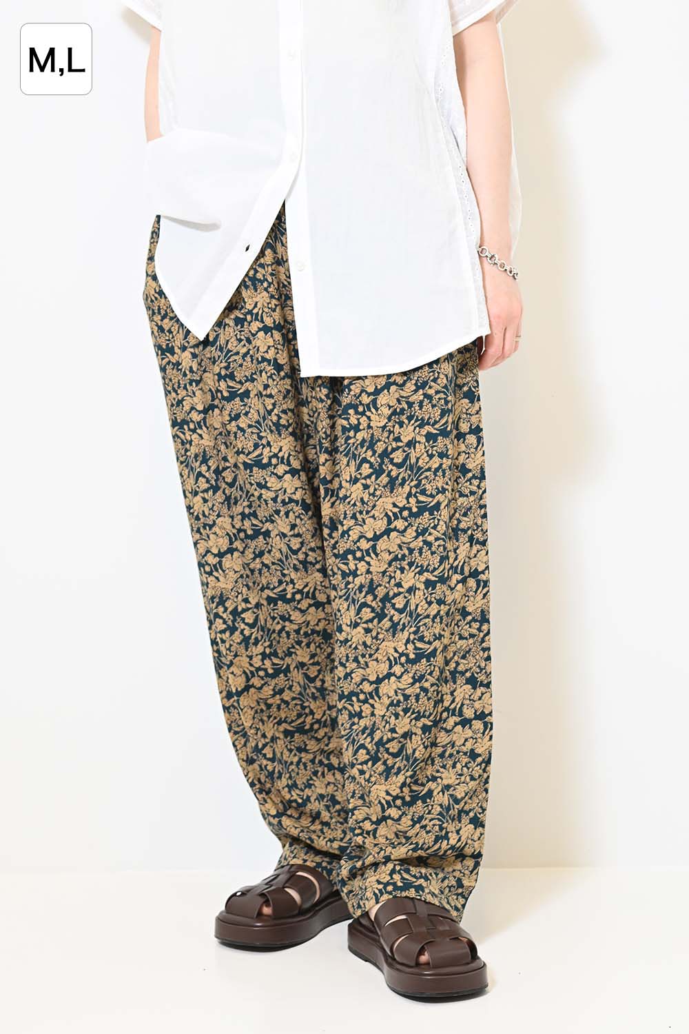 レーヨンタックテーパードパンツ