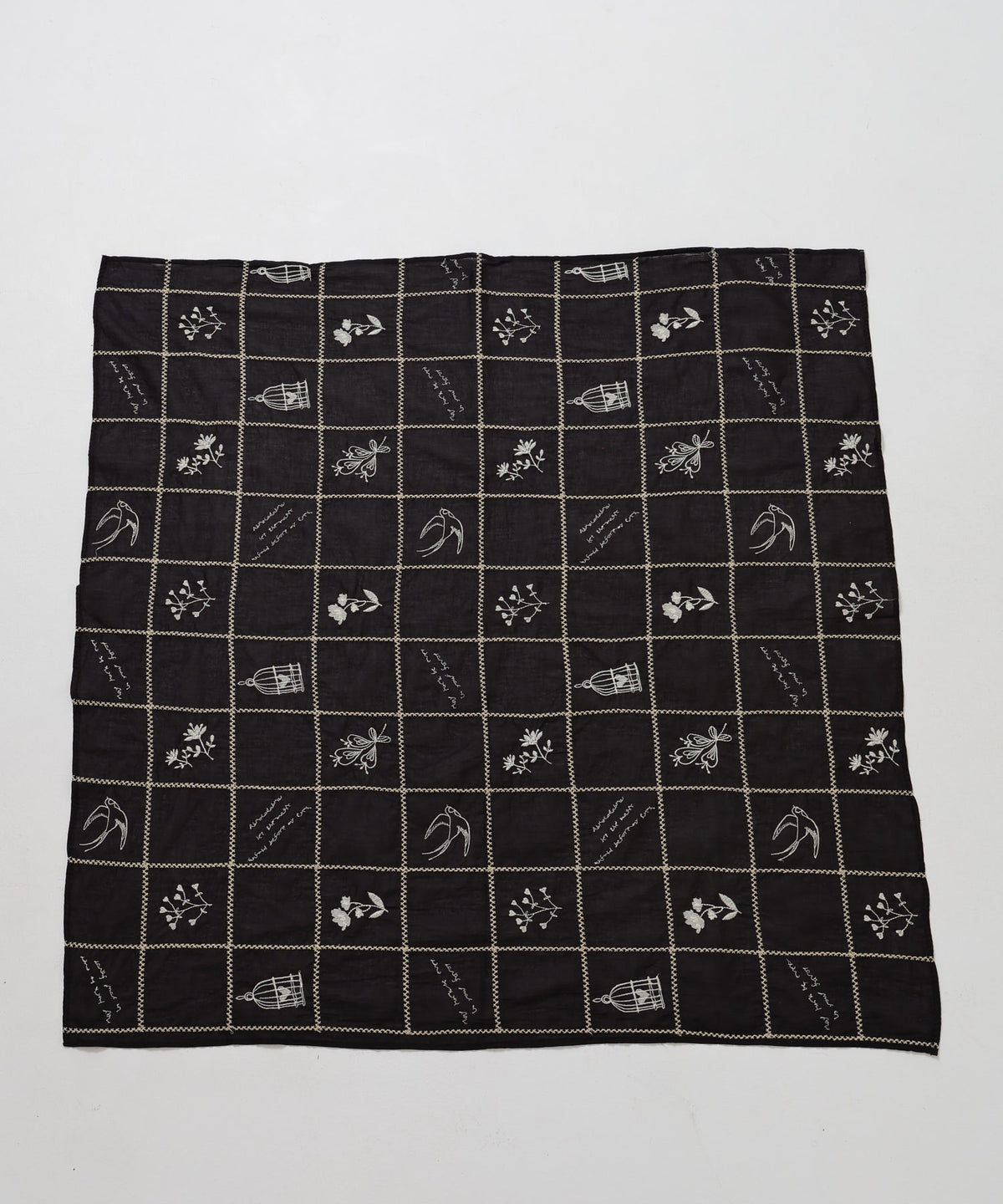 柄ブラック
この画像が実物に最も近いお色味です。