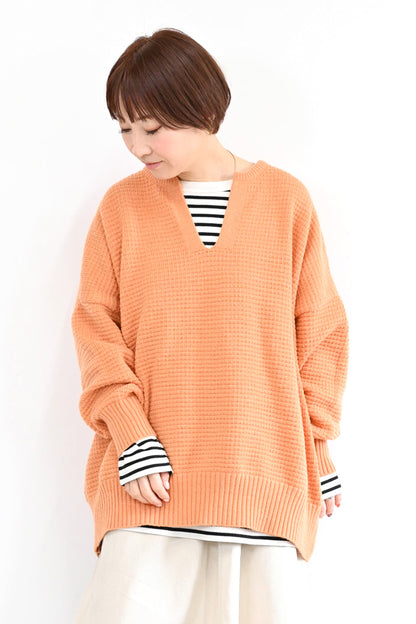 かのこ編みゆったりキーネックプルオーバー