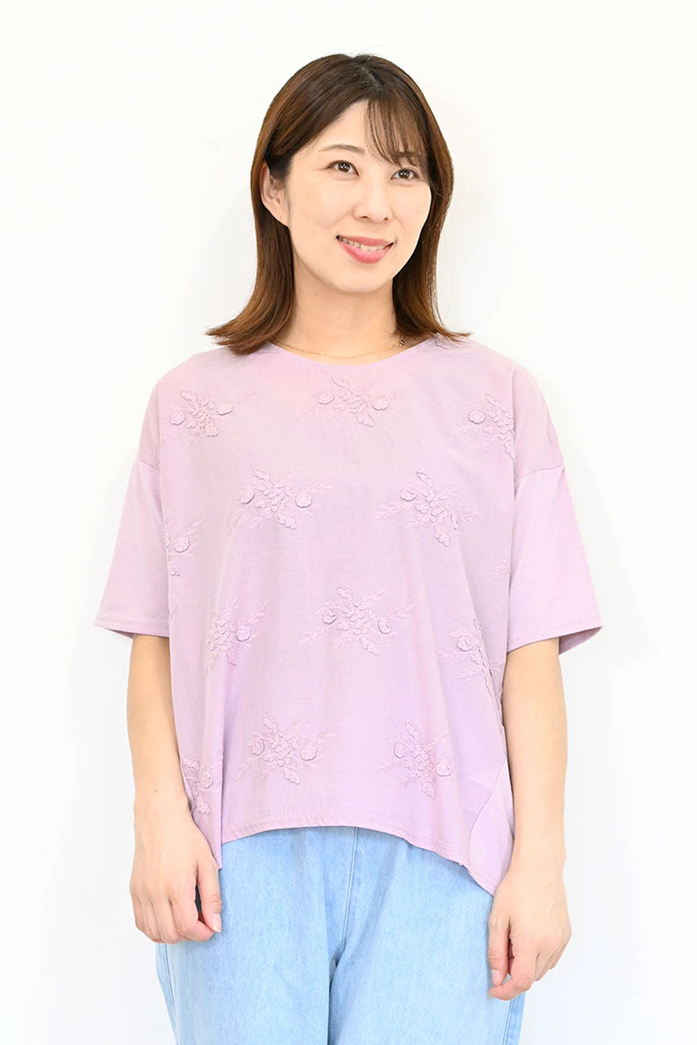 総刺繍プルオーバー