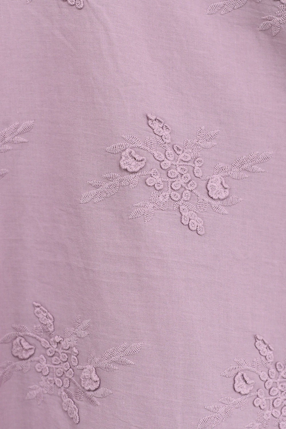 総刺繍プルオーバー