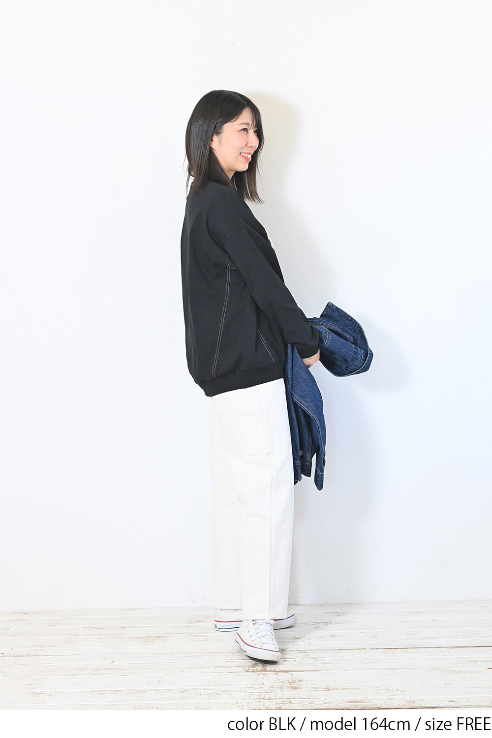 カレッジロゴ風プルオーバー