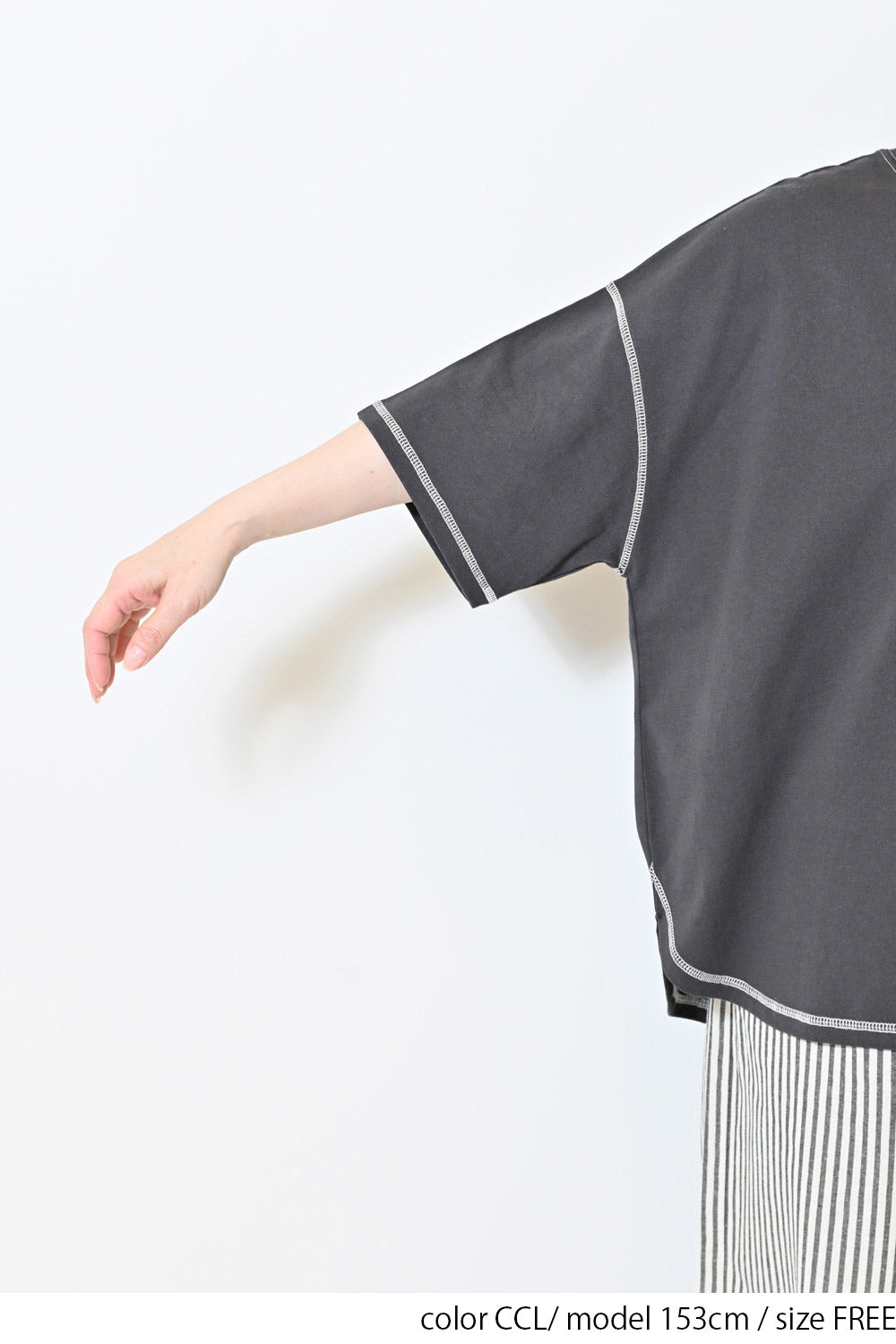 ≪SALE≫Color-Blocked Stitch Back Print Tee