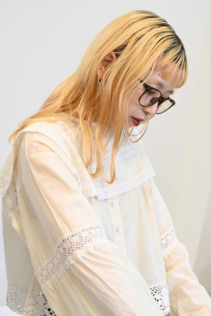 付け衿ブラウス