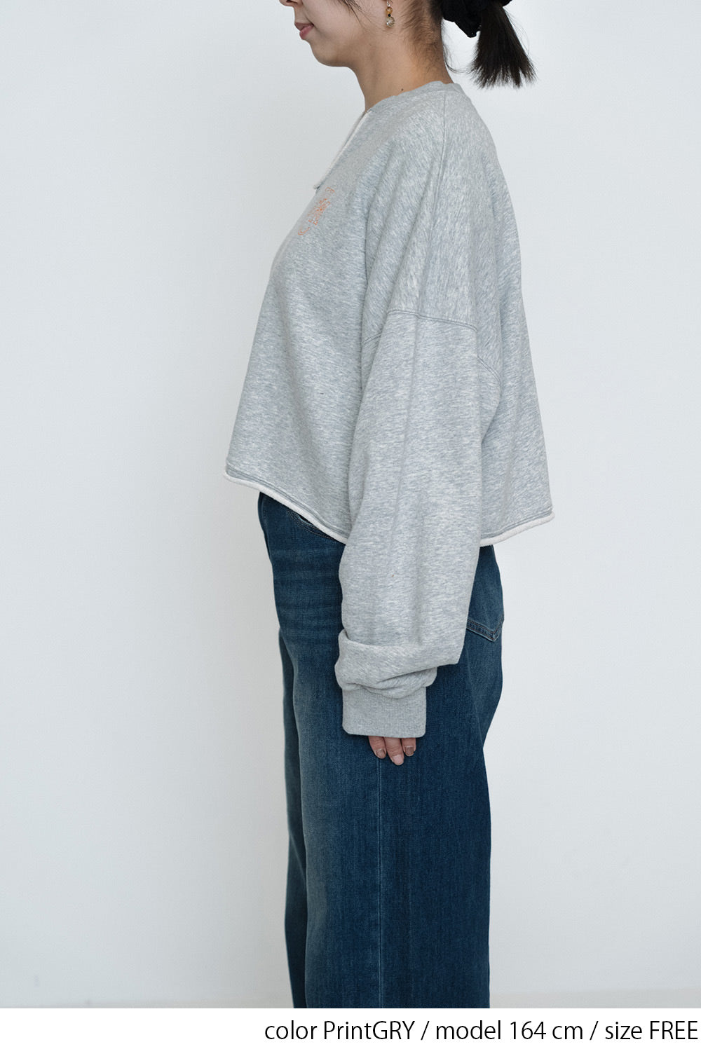 Vネックエンブレム刺繍プルオーバー