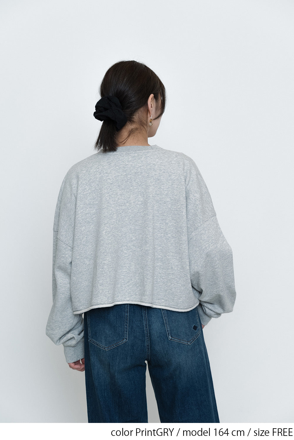 Vネックエンブレム刺繍プルオーバー