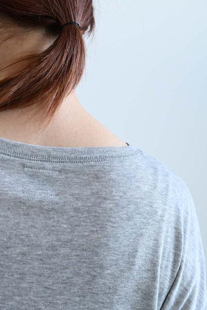 やわらかストレッチ長袖指穴Tee