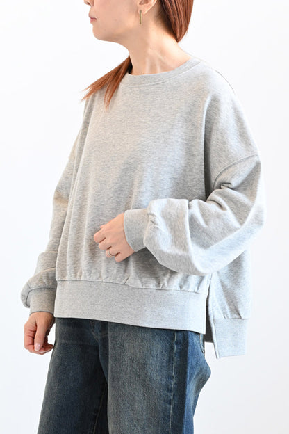 ふんわり裾リブスリットプルオーバー