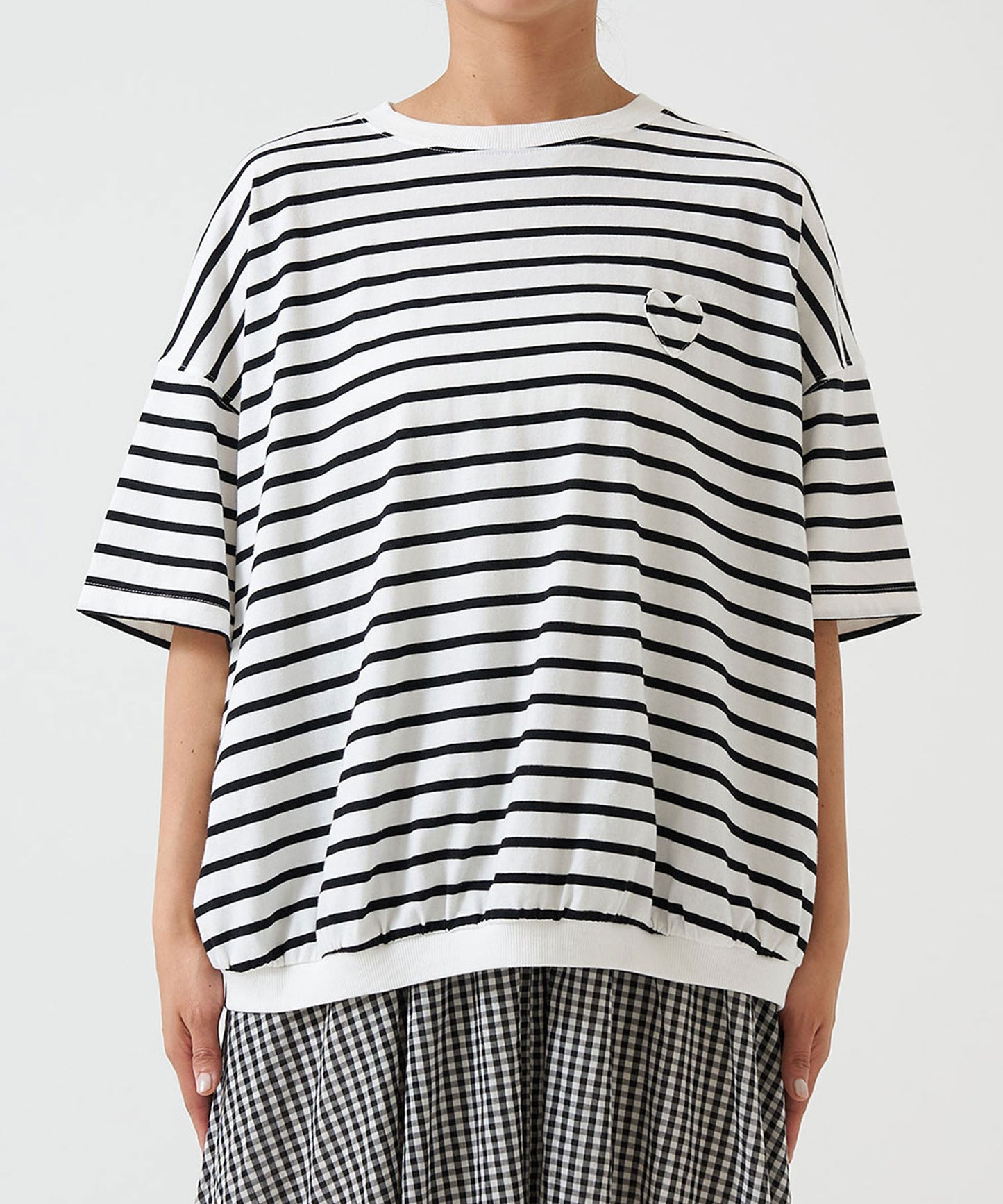 Hem Gathered Heart Pocket Pullover