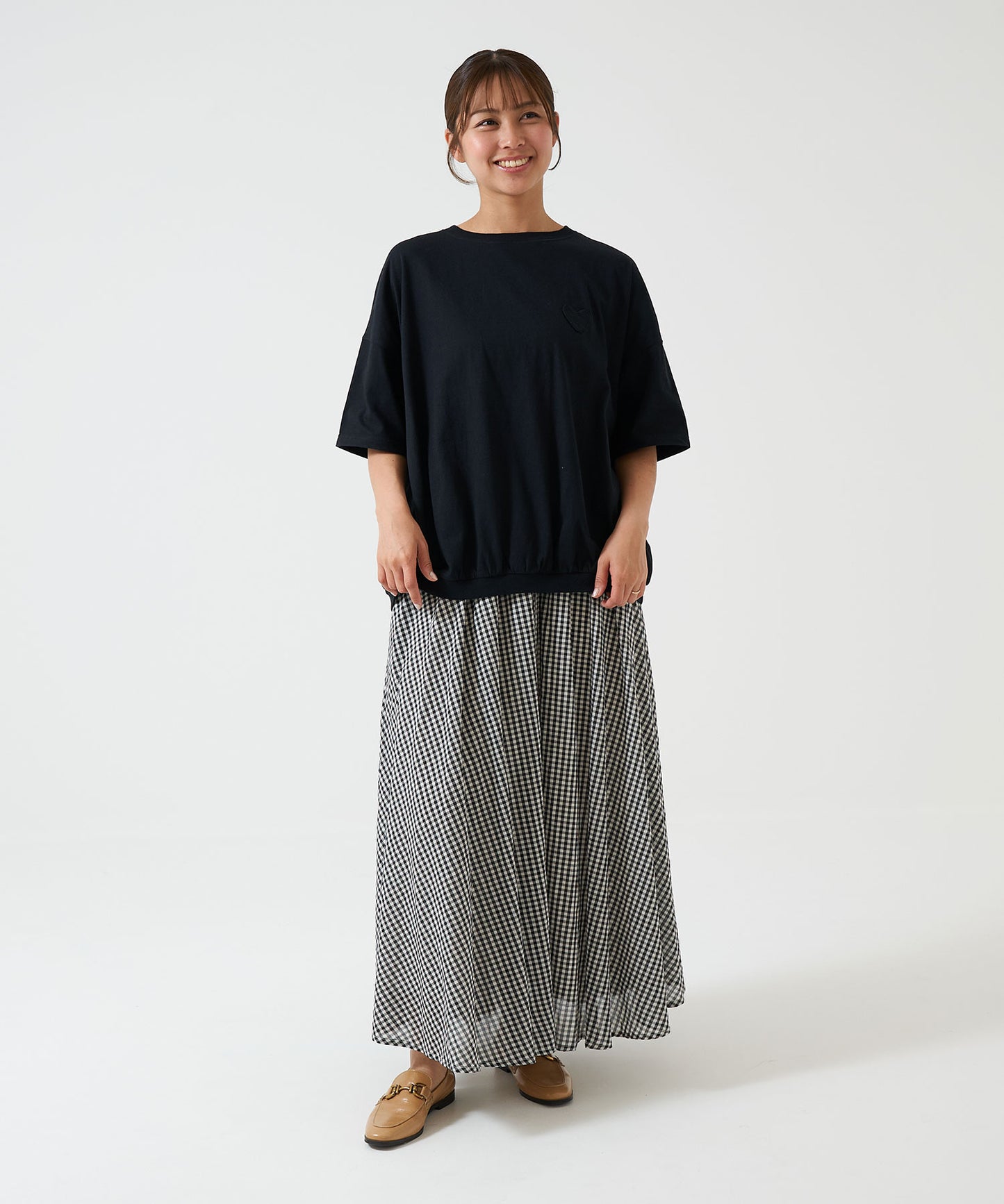 Hem Gathered Heart Pocket Pullover