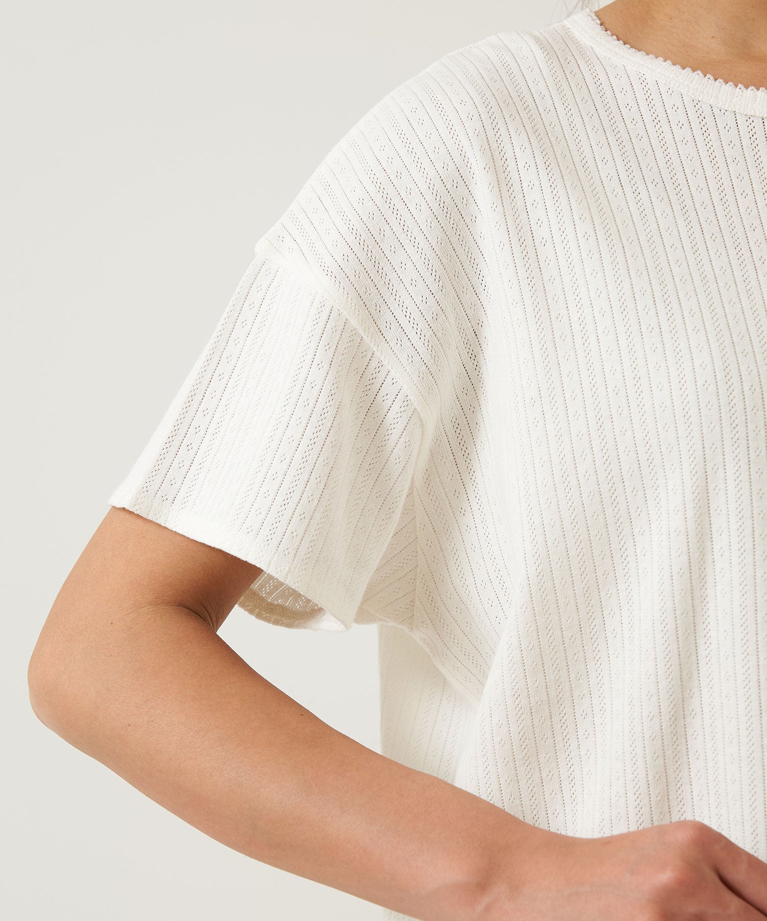 《April 23 Arrival》Eyelet Rib Crew Henley Pullover