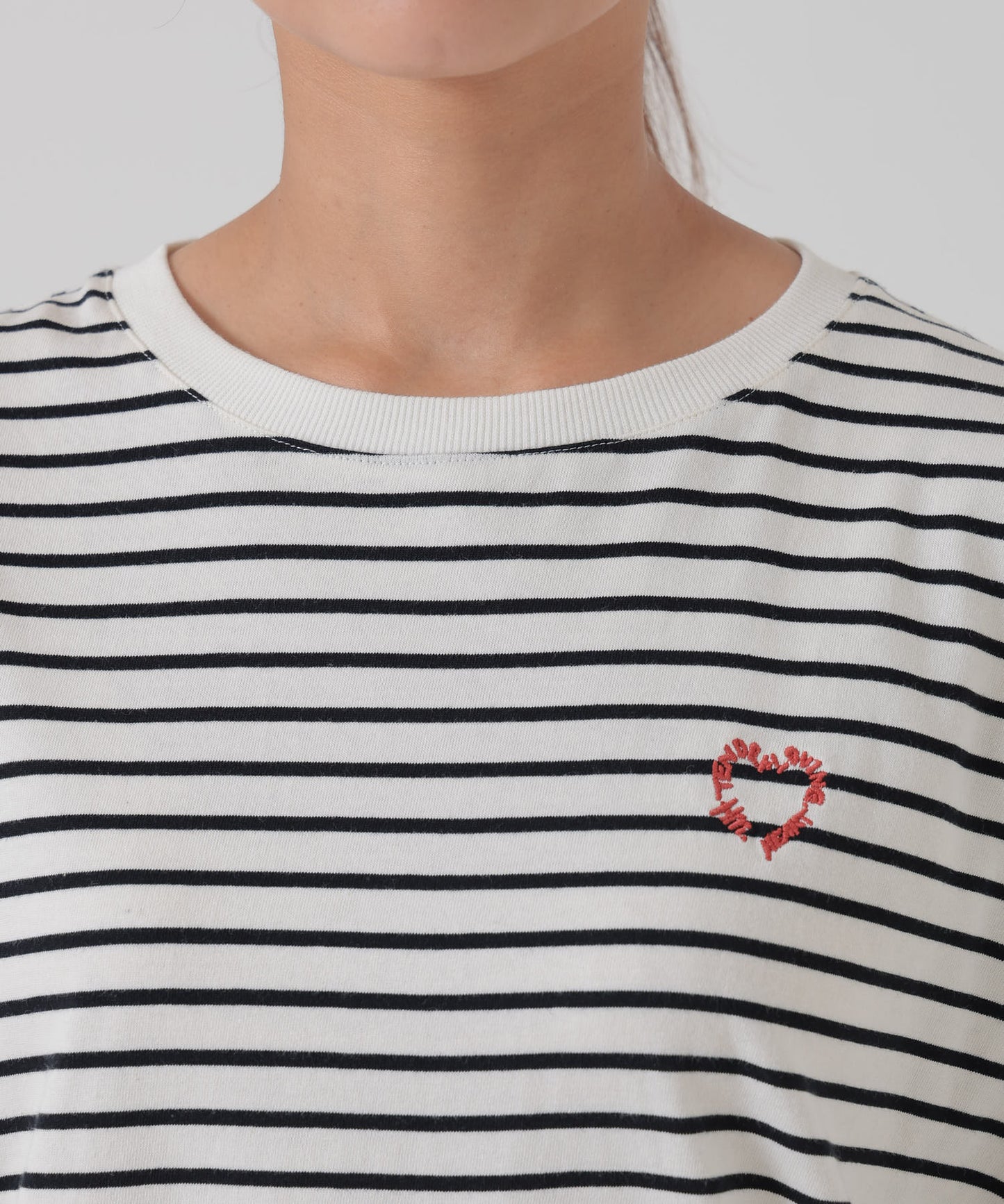 《6月5日入荷予定》ハート刺繍TEE
