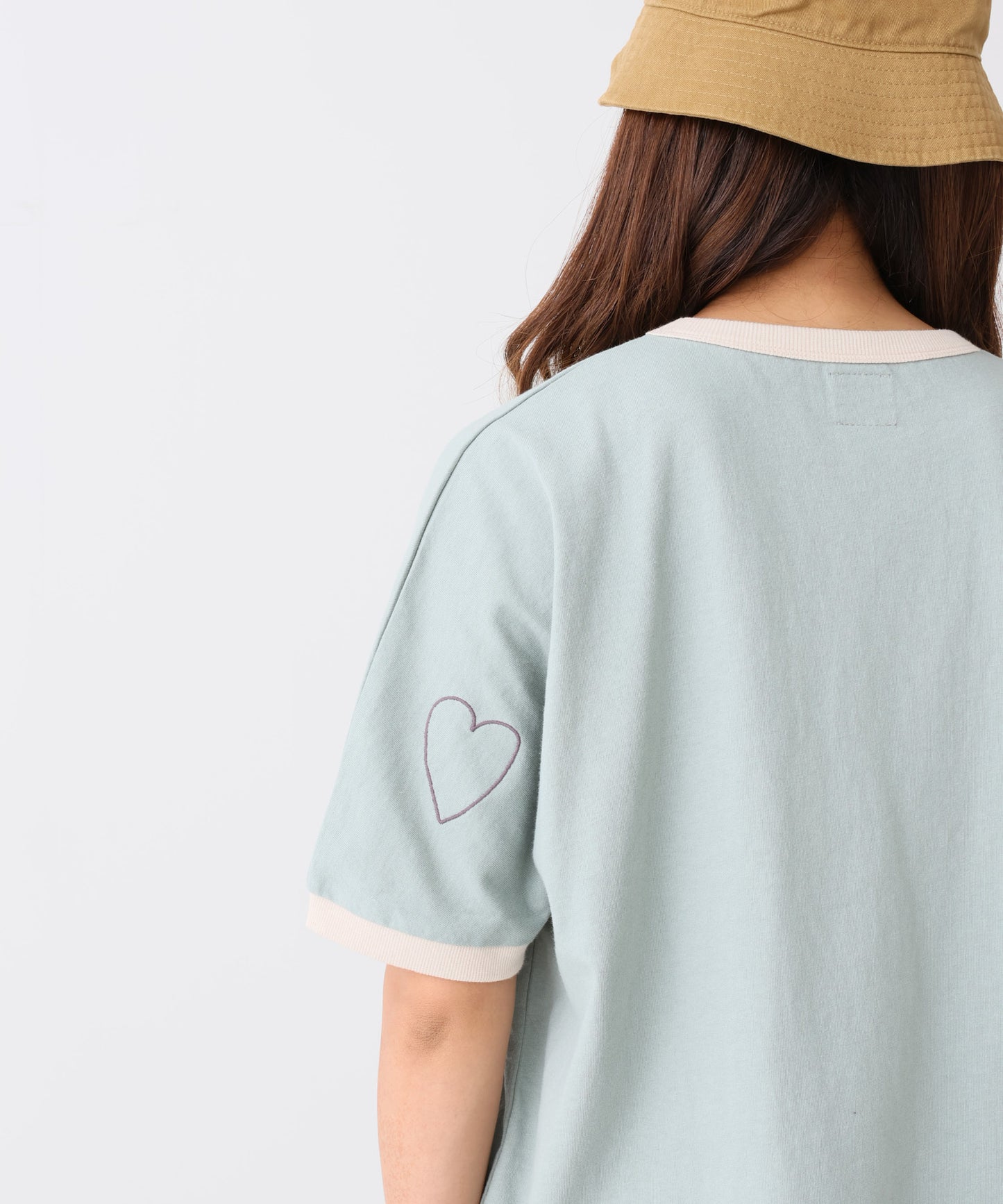 《8/4発売》ハート袖刺繍BIG T