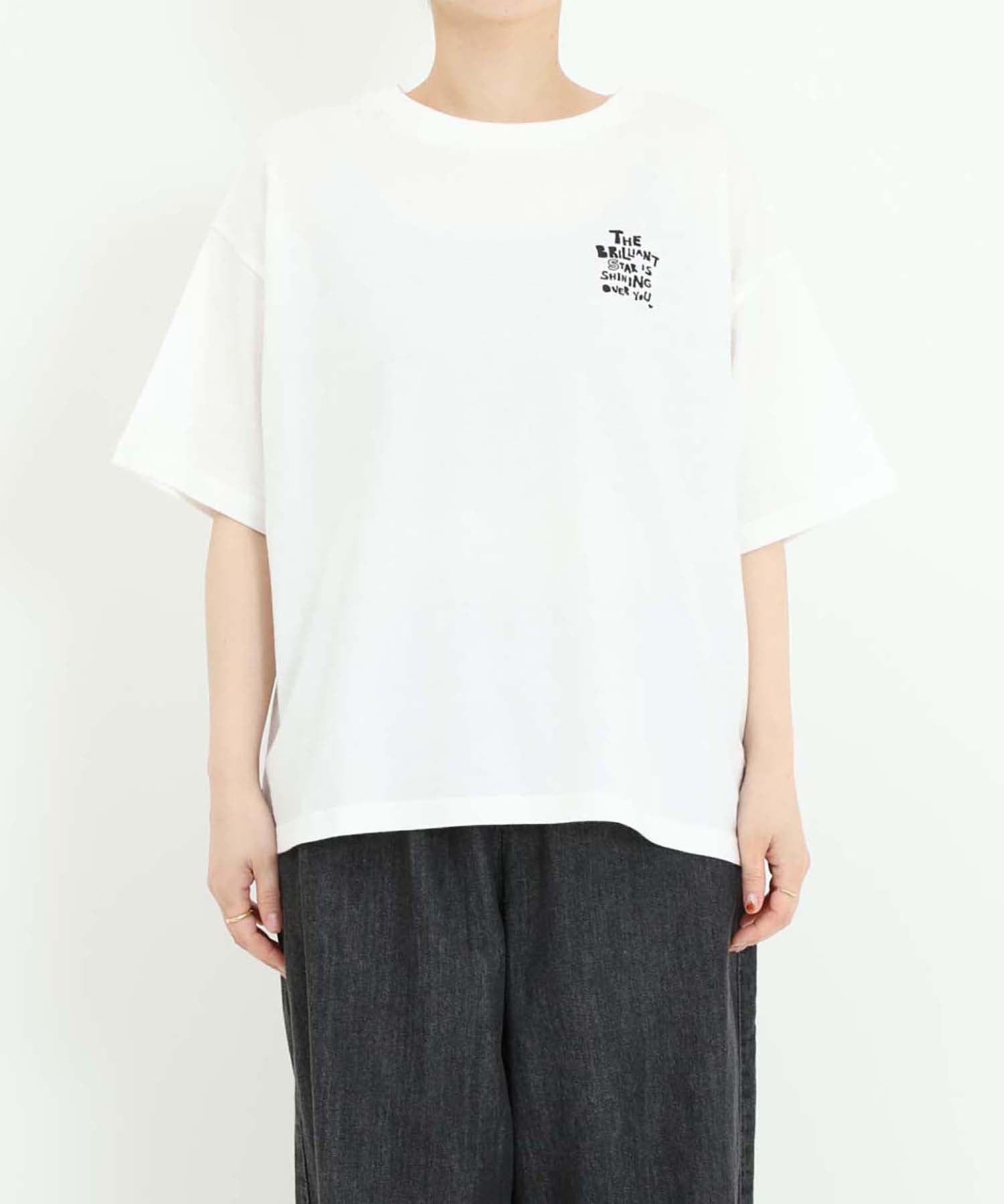プリントホワイト ※この画像が実物に最も近いお色味です。