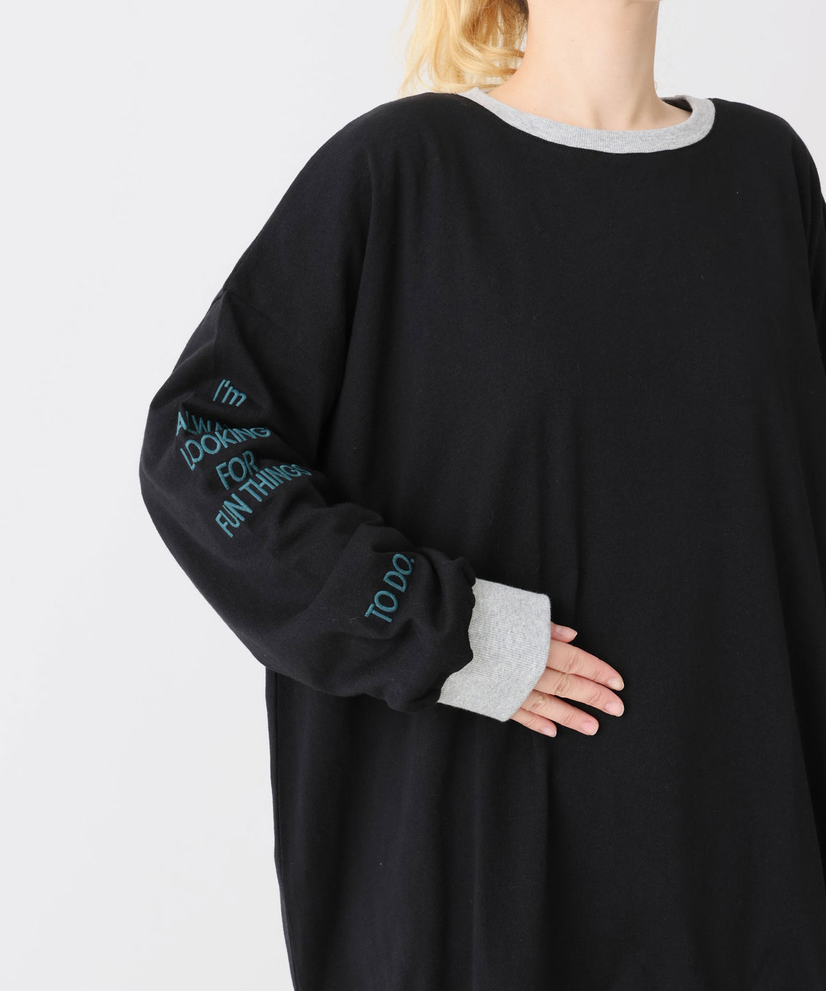 《9/18発売》カラフル袖刺繍チュニック