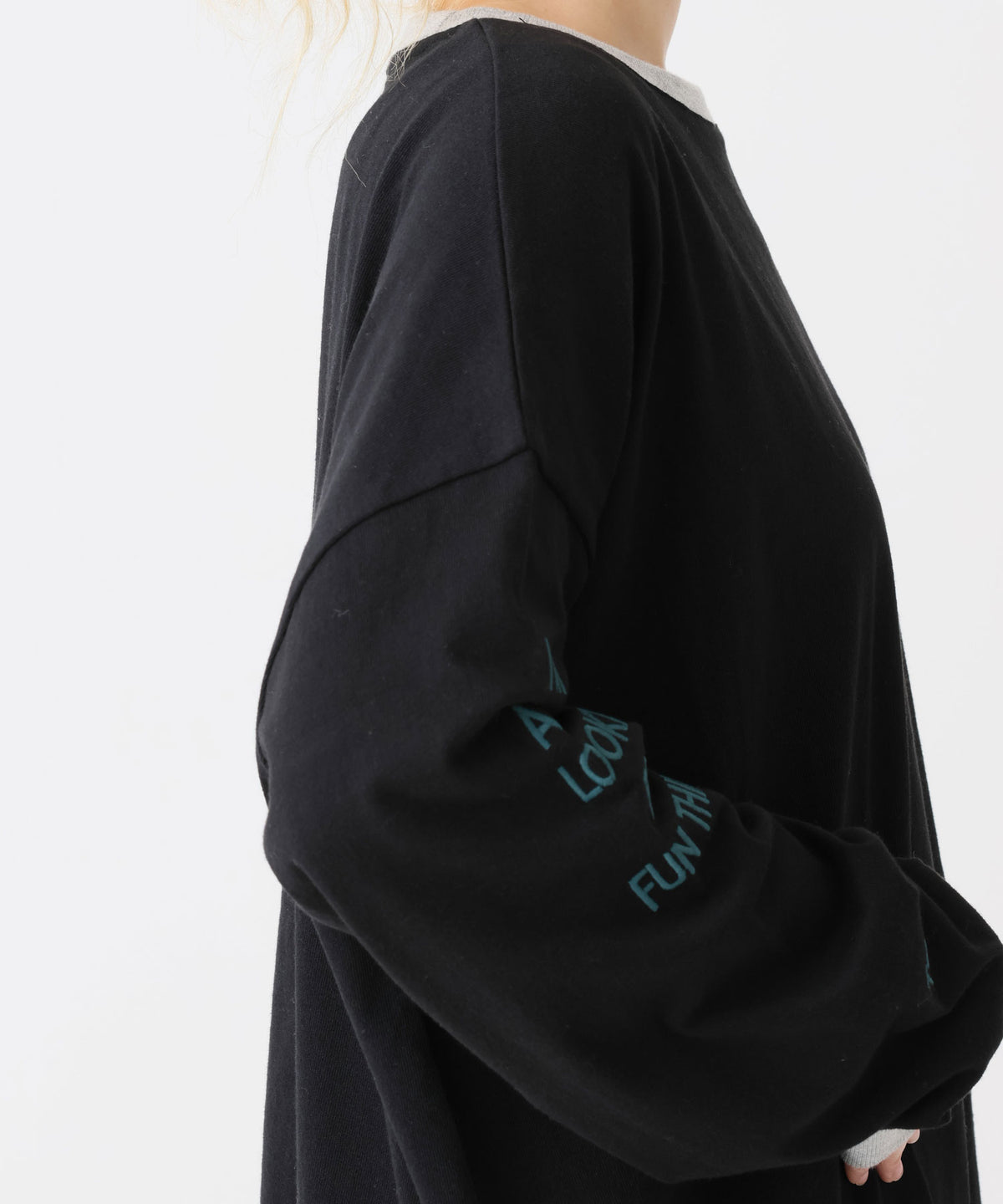 《9/18発売》カラフル袖刺繍チュニック