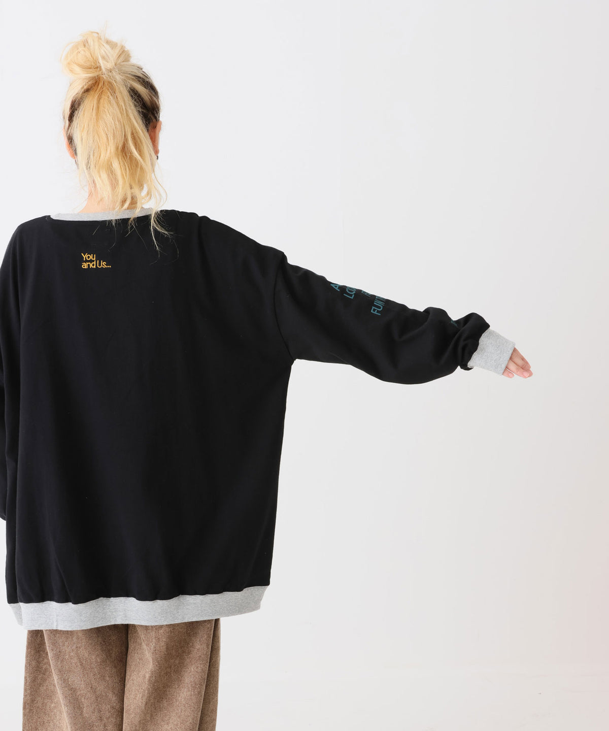 《9/18発売》カラフル袖刺繍チュニック