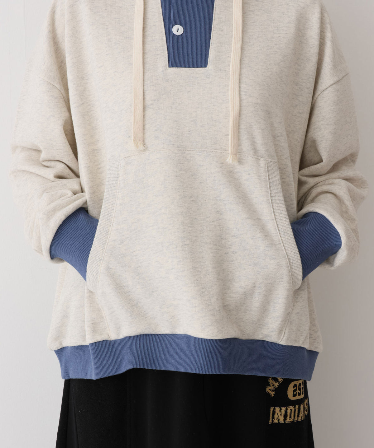 《近日発売》配色裏毛パーカー