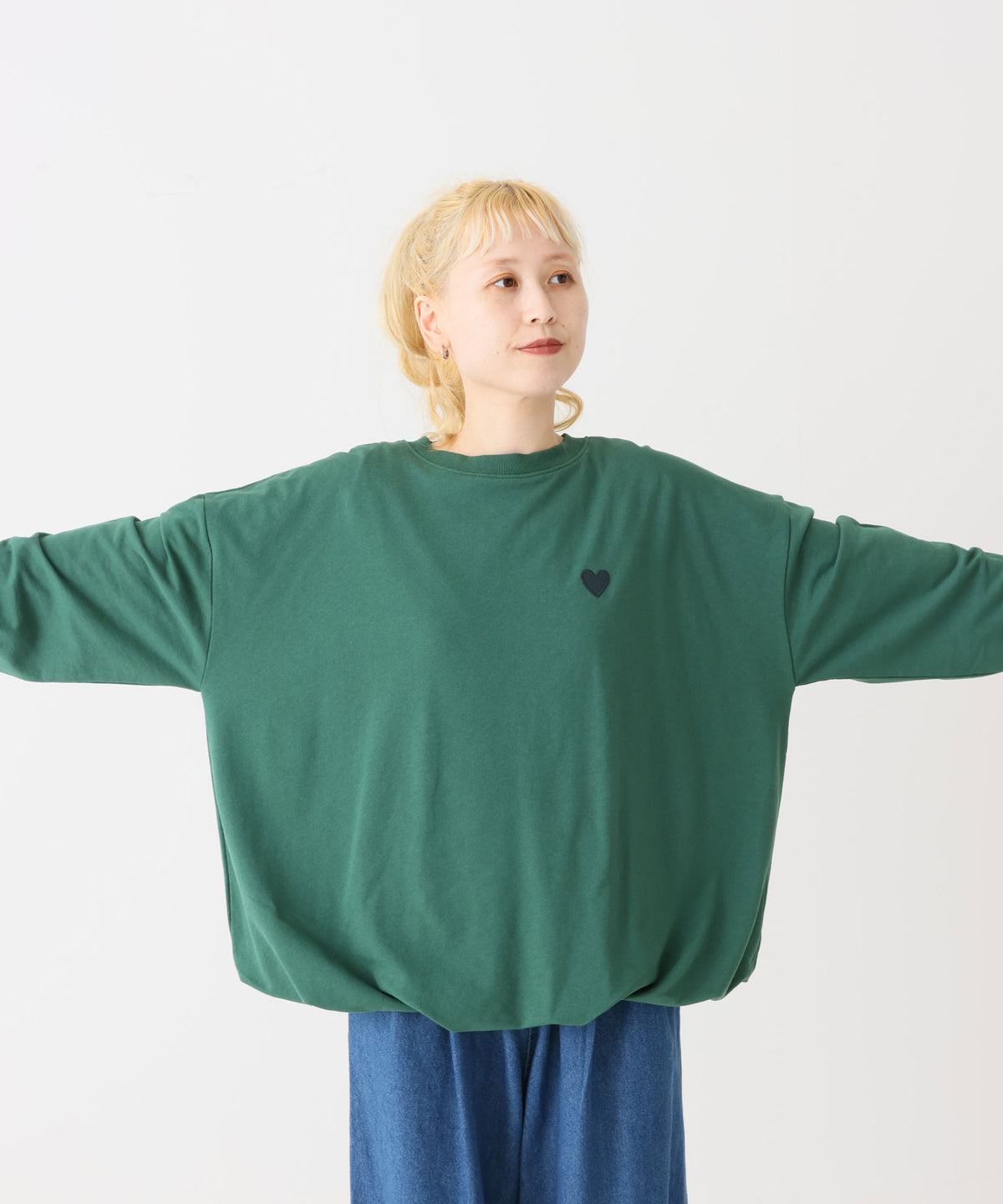 《10/6発売》ハート刺繍裾バルーンプルオーバー