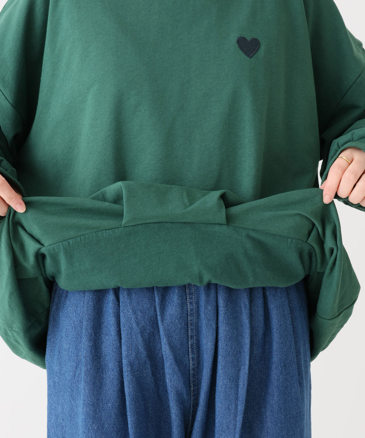《10/6発売》ハート刺繍裾バルーンプルオーバー