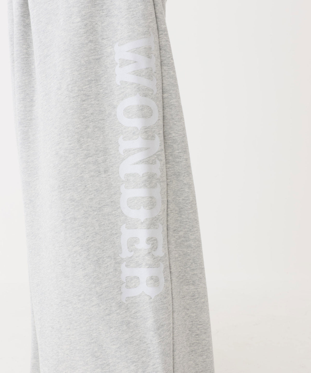 《10/7発売》ロゴ入りBIGスウェットパンツ