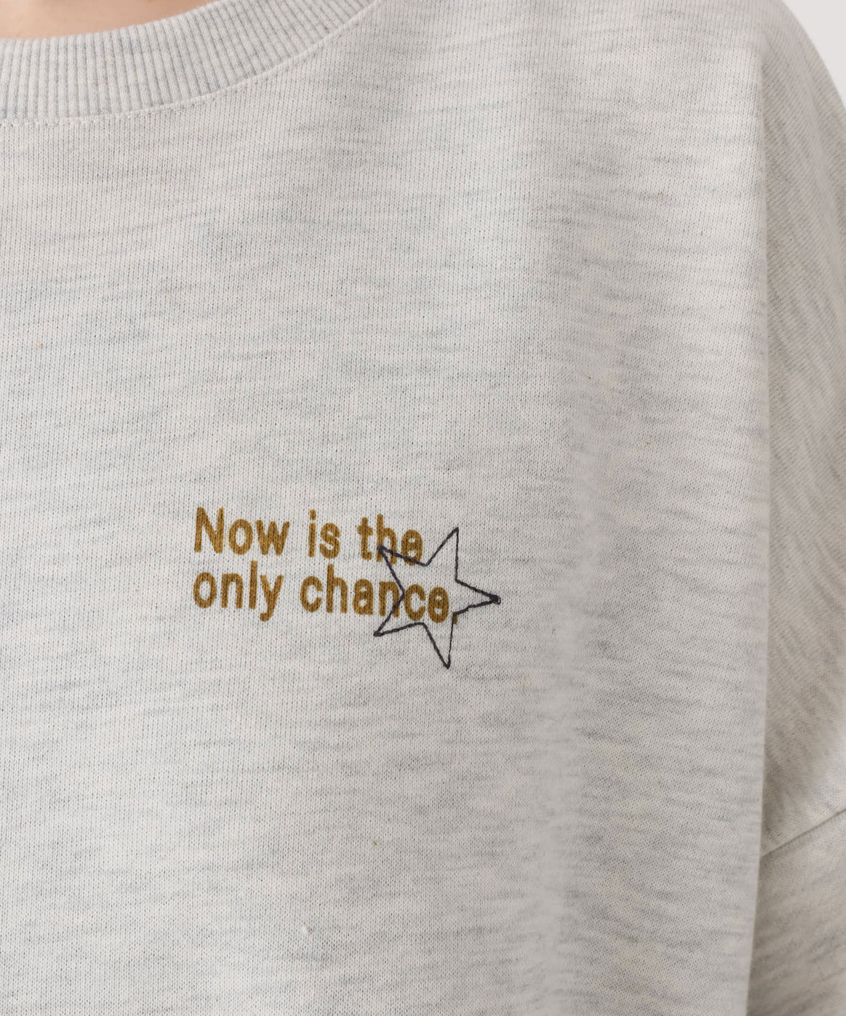 《近日発売》STARバック刺繍プルオーバー