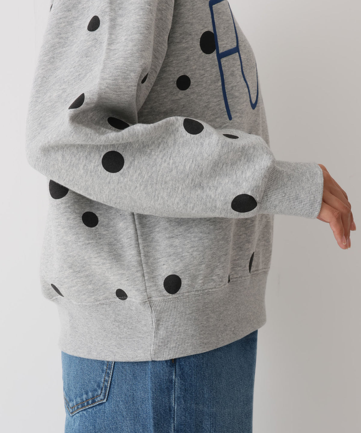《近日発売》ドット柄ロゴ刺繍プルオーバー