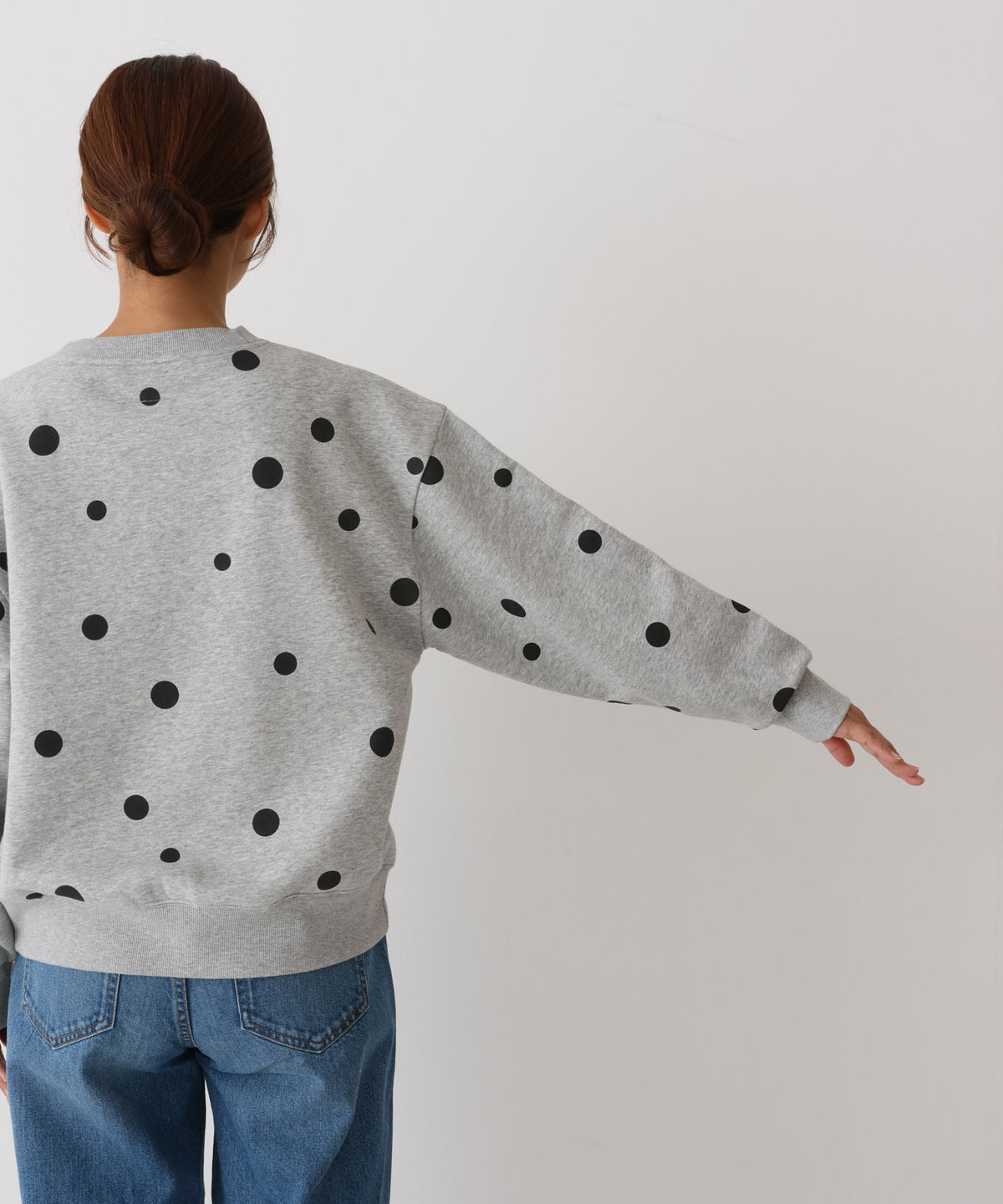 《近日発売》ドット柄ロゴ刺繍プルオーバー