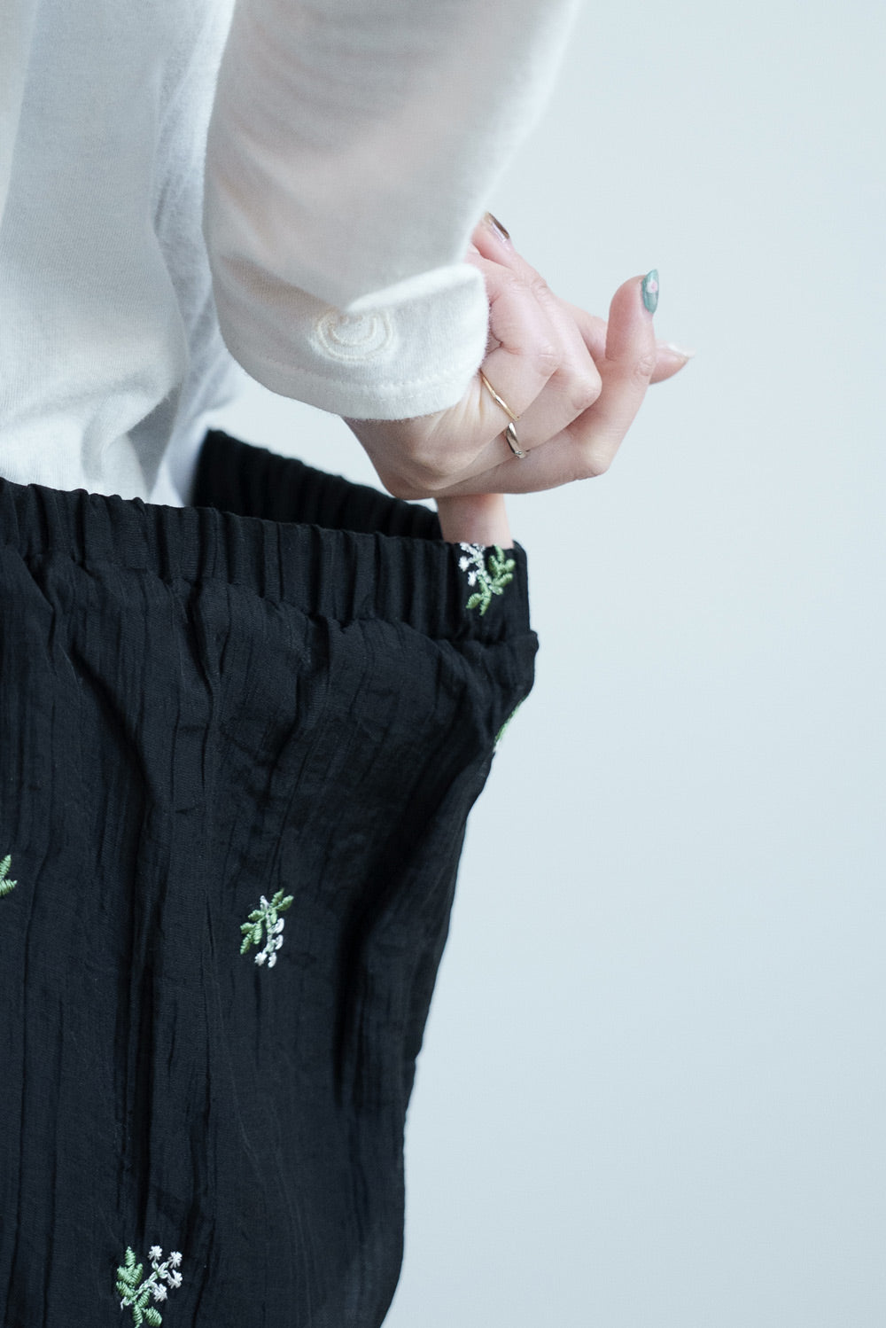 ≪SALE≫Sheer Small Flower Embroidered Loose Pants