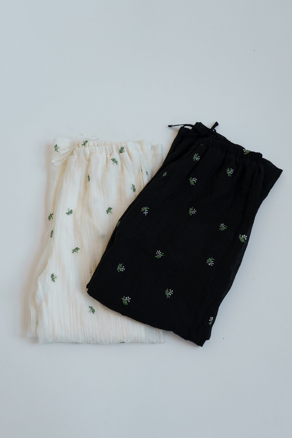 ≪SALE≫Sheer Small Flower Embroidered Loose Pants