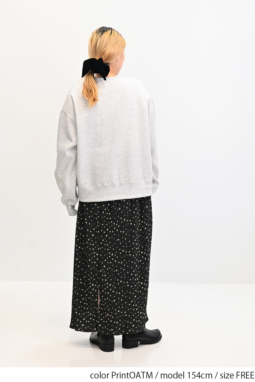 裏起毛エンブレム刺繍プルオーバー
