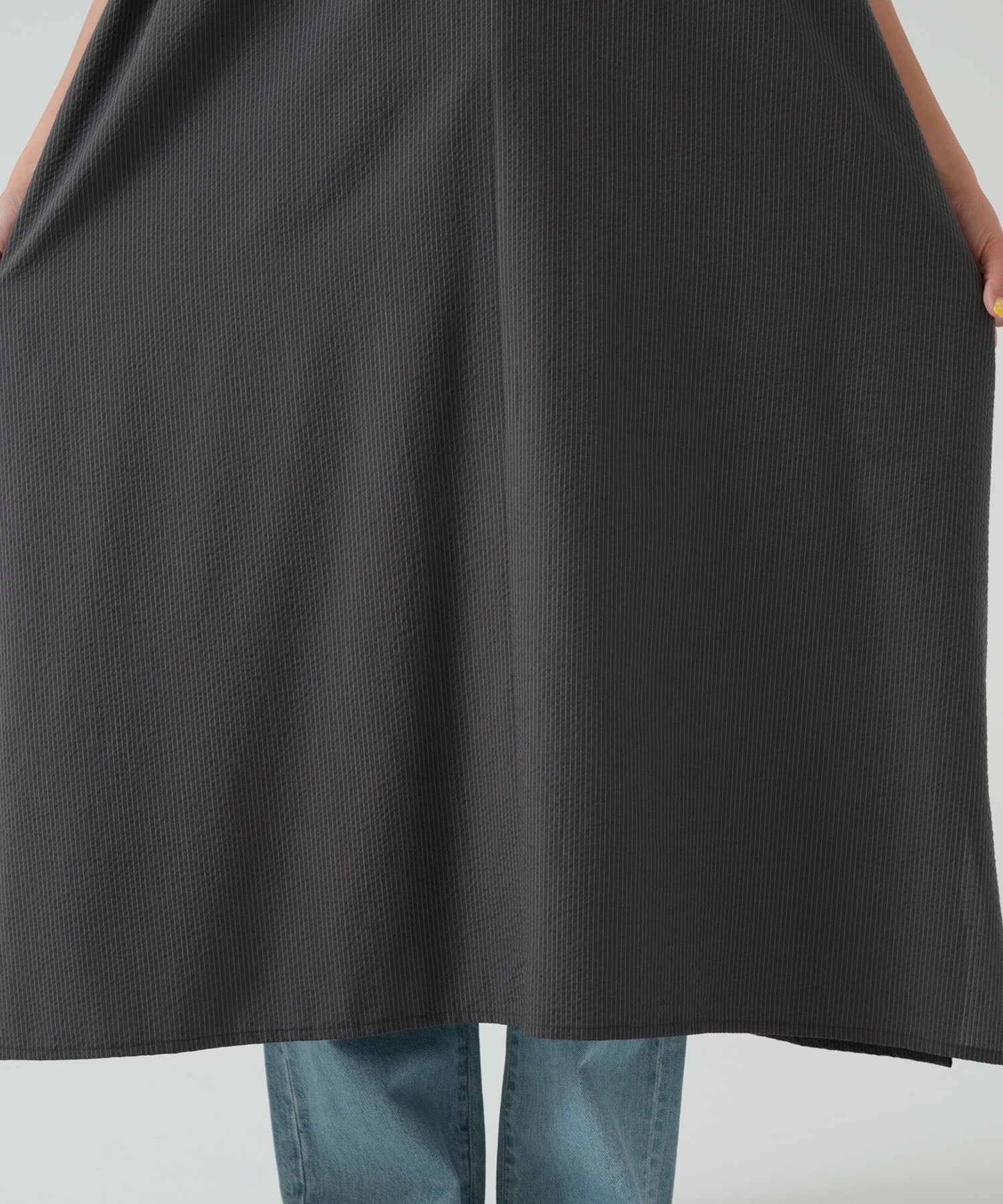 ★《Scheduled to arrive April 28》Multi-button gathered dress