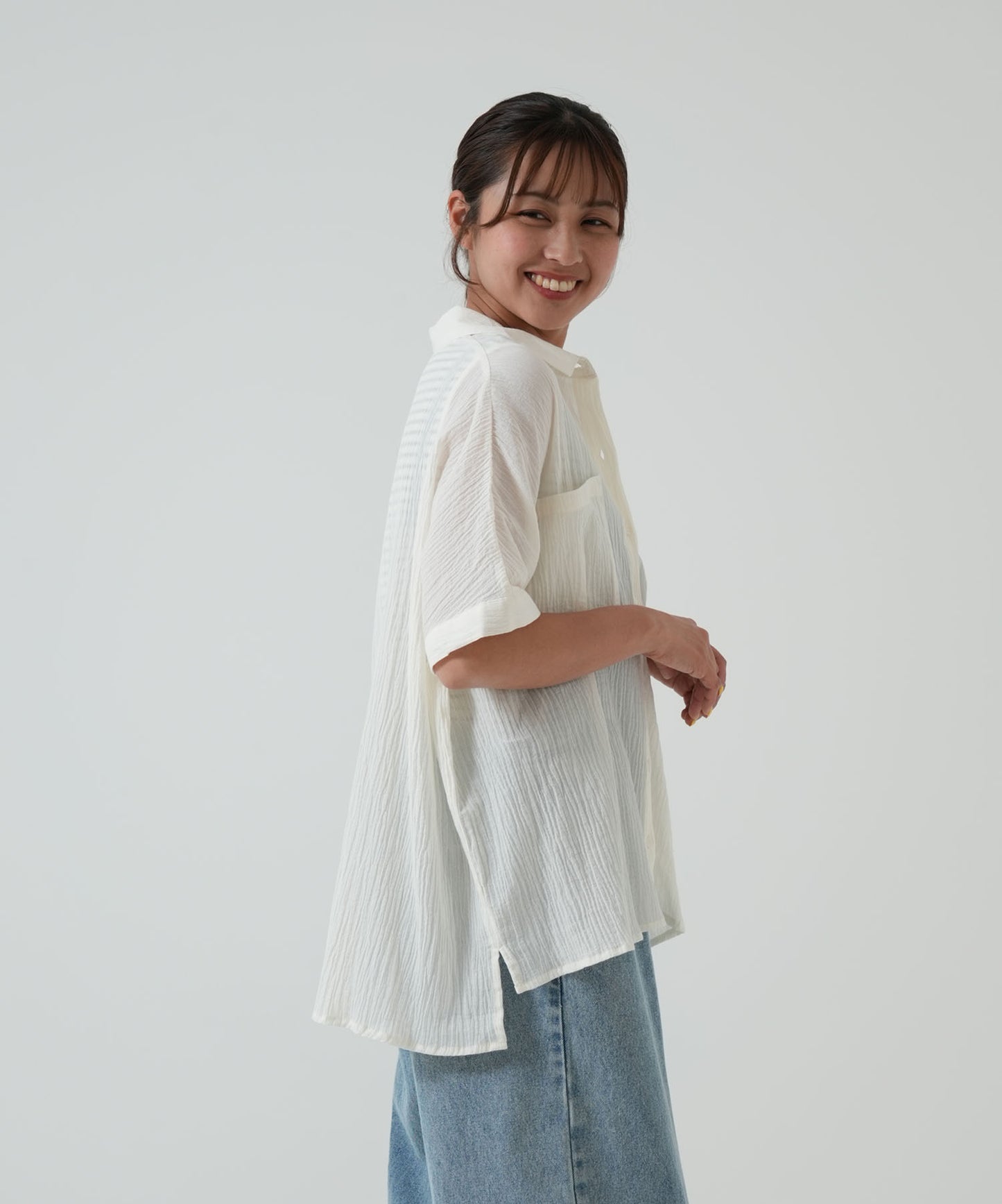 ★《Scheduled to arrive April 28》Front-open short-sleeve wide shirt