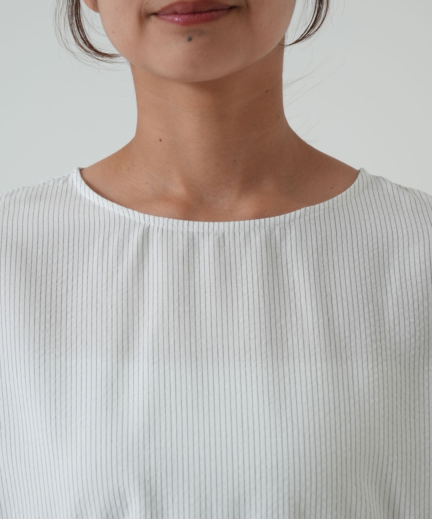★《Scheduled to arrive April 28》Gathered panel pullover