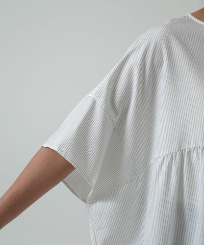 ★《Scheduled to arrive April 28》Gathered panel pullover