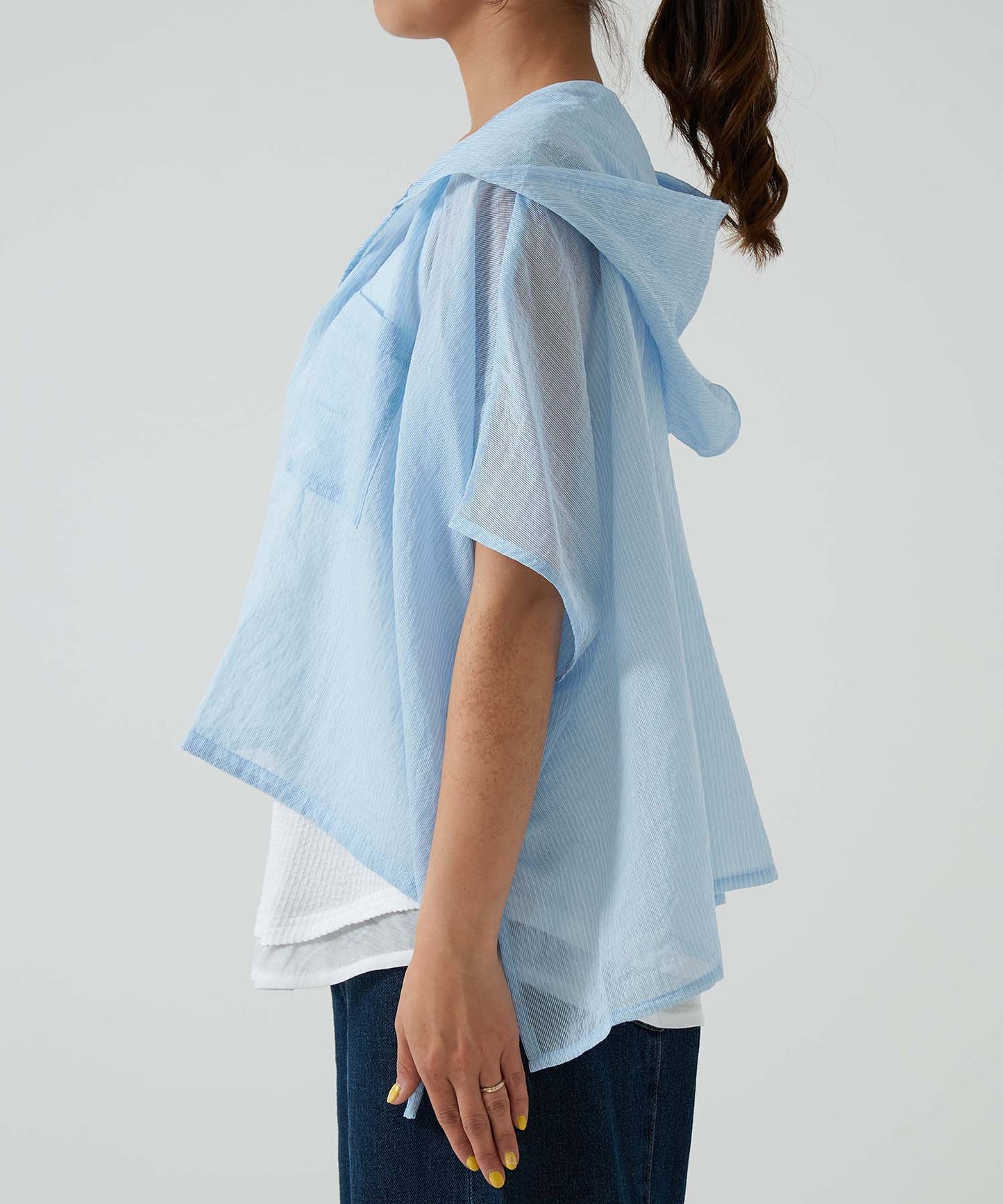 ★《Scheduled to arrive April 27》Hood multi-button sheer short-sleeve shirt