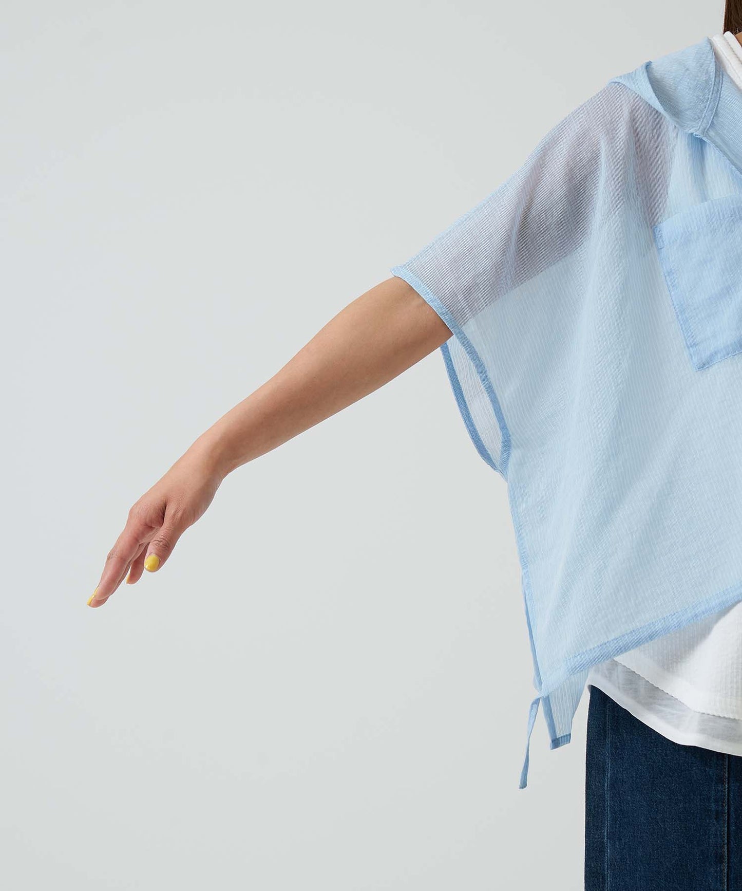 ★《Scheduled to arrive April 27》Hood multi-button sheer short-sleeve shirt