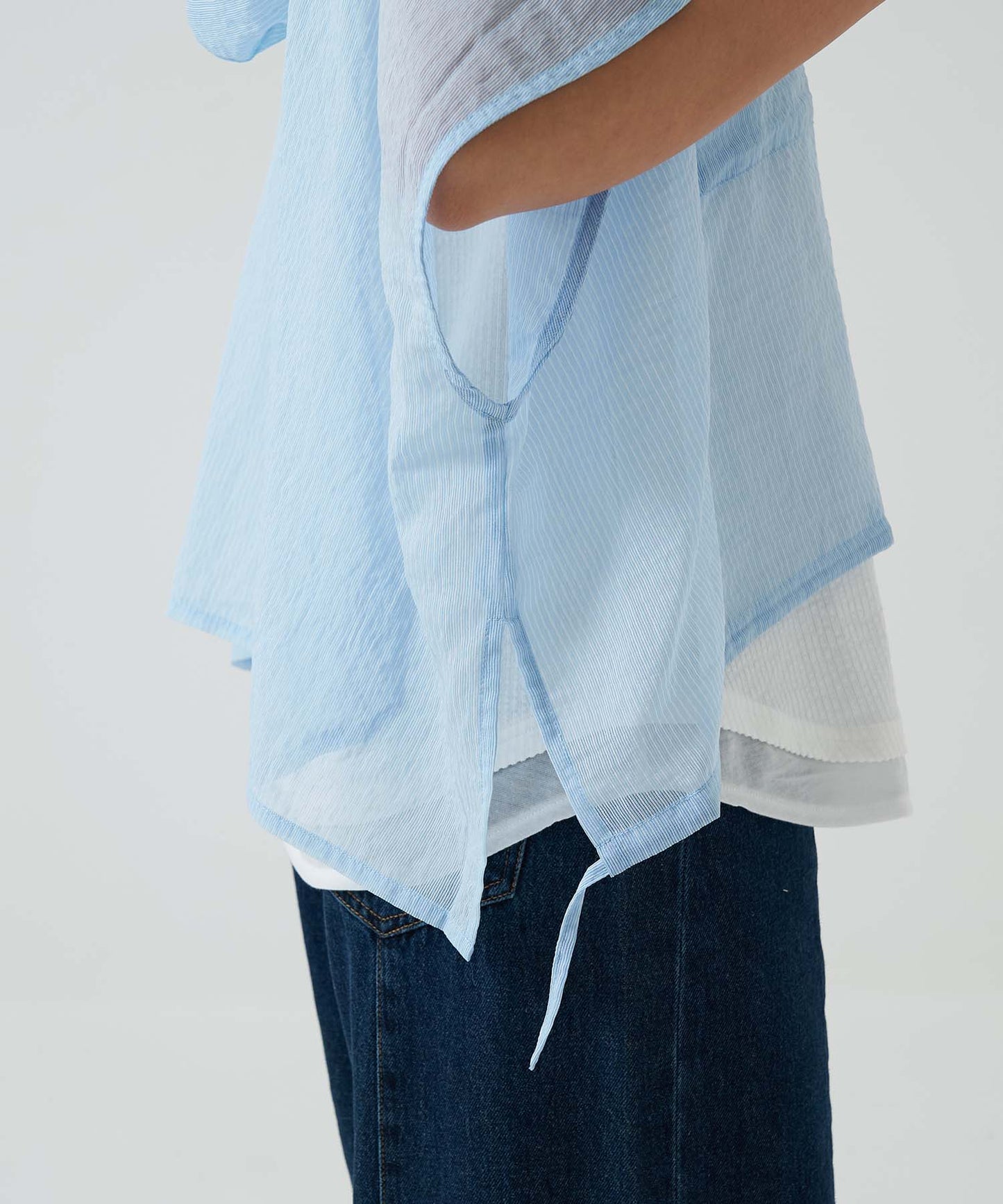 ★《Scheduled to arrive April 27》Hood multi-button sheer short-sleeve shirt