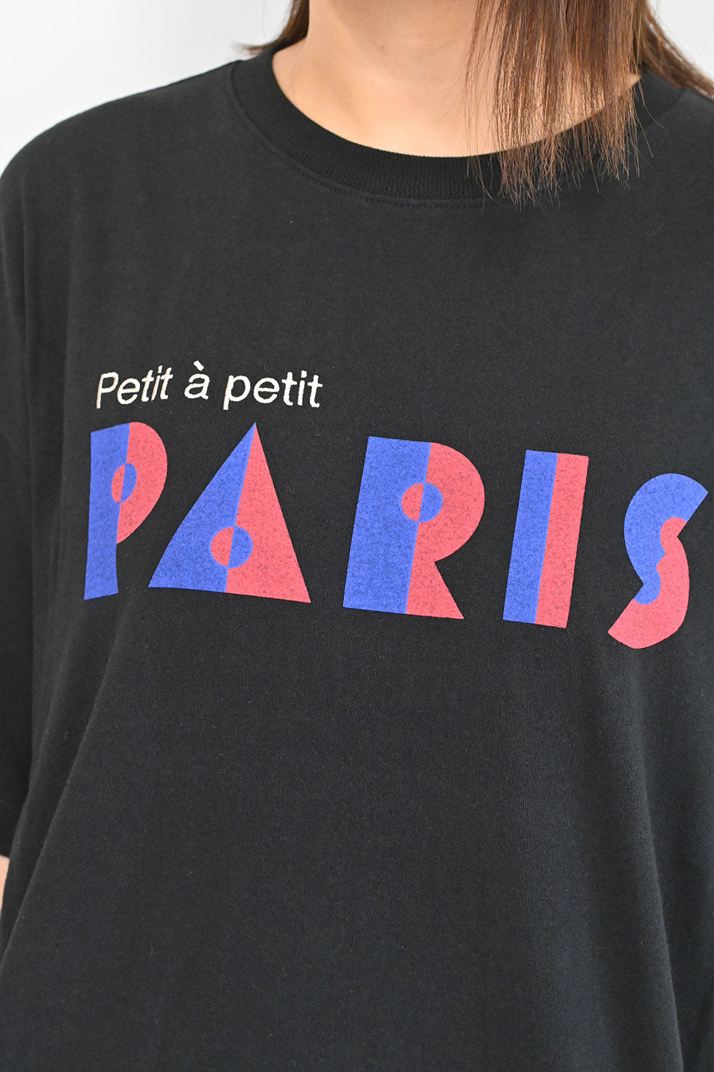 ≪OUTLET SALE≫PARISプリント刺繍TEE