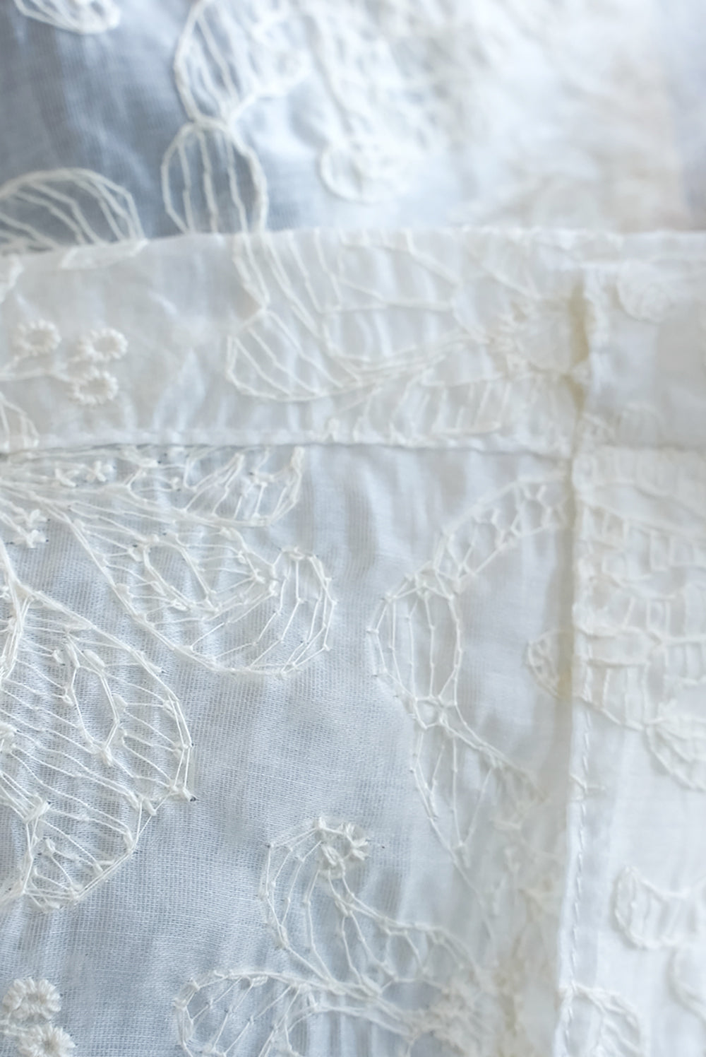 刺繍シアーオープンカラー長袖シャツ