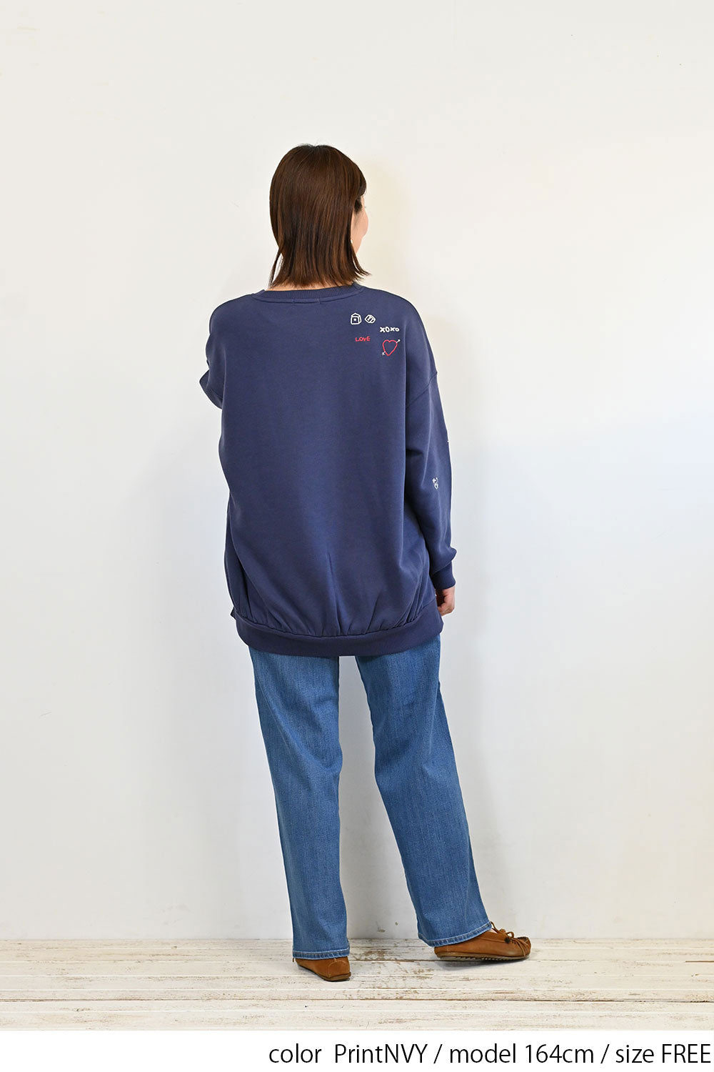 カレッジ色々刺繍ジップ付プルオーバー